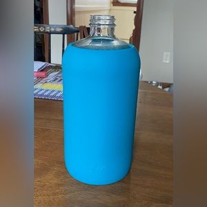 bkr Cleo 1L big bottle + sleeve